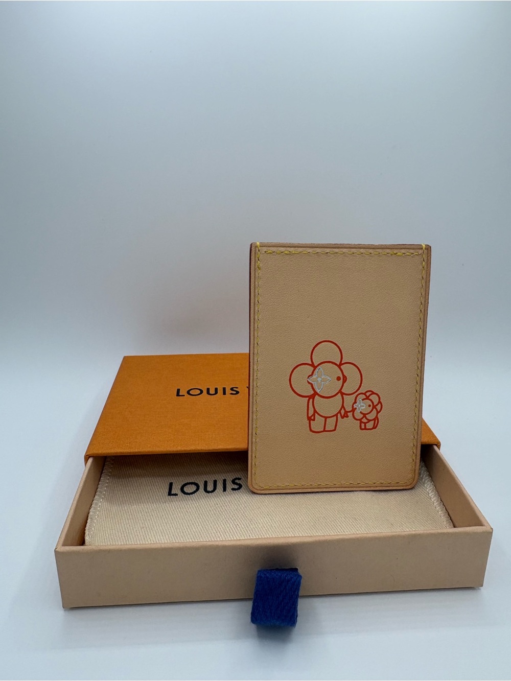 Louis Vuitton Vivienne & Petula card holder case (Model M80820)